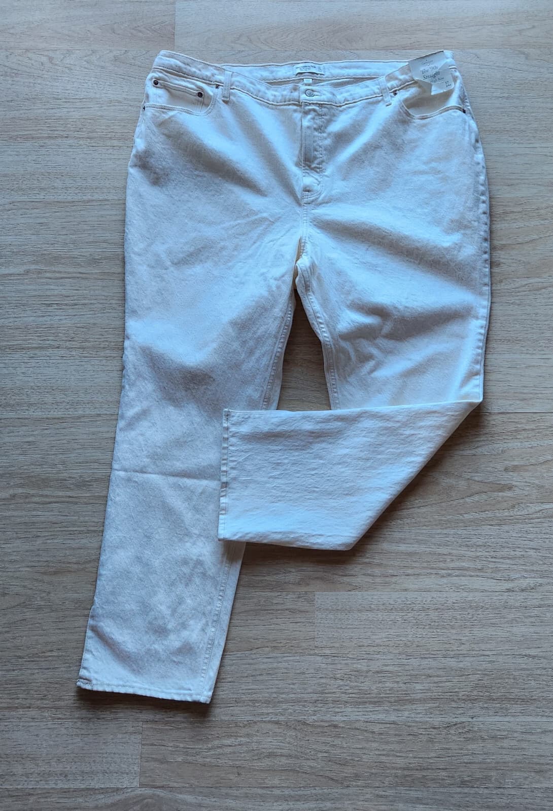 NWT Abercrombie & Fitch The 90s Striaight Ultra High Rise Jean Slit Ivory 37/24R