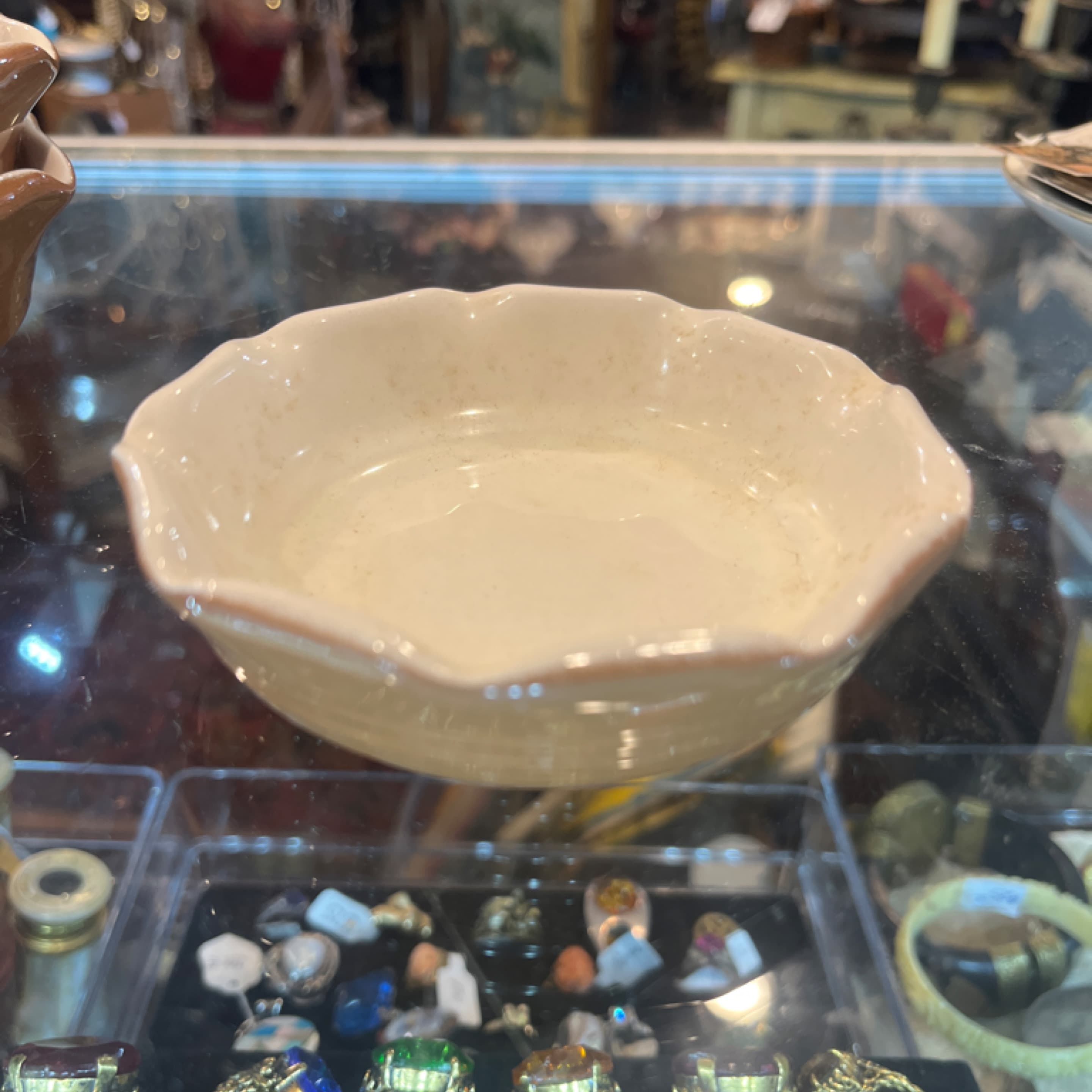 Stangl scalloped dish 1270 - Regular