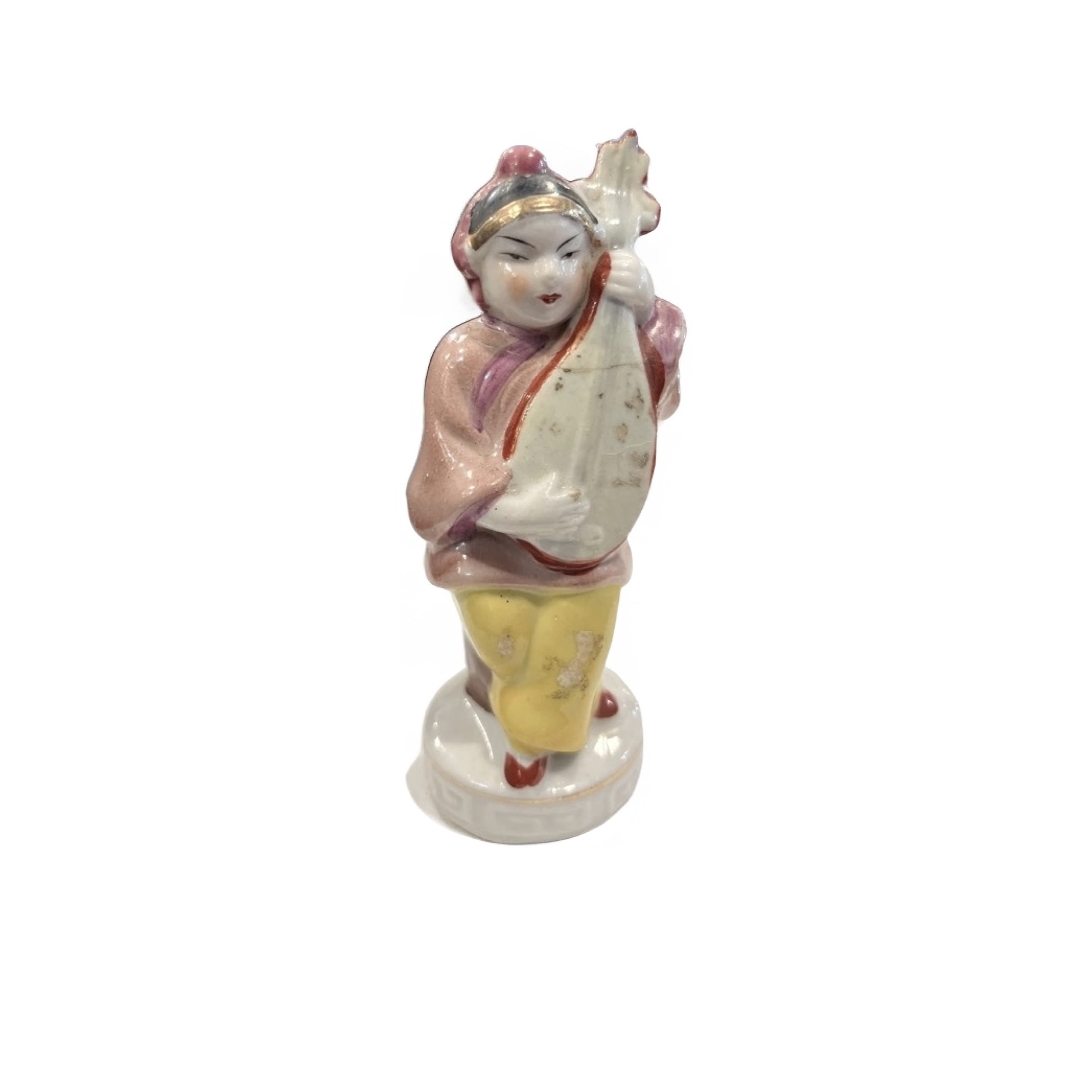 Occupied Japan Porcelain Figurine (941) - Regular - Image 1