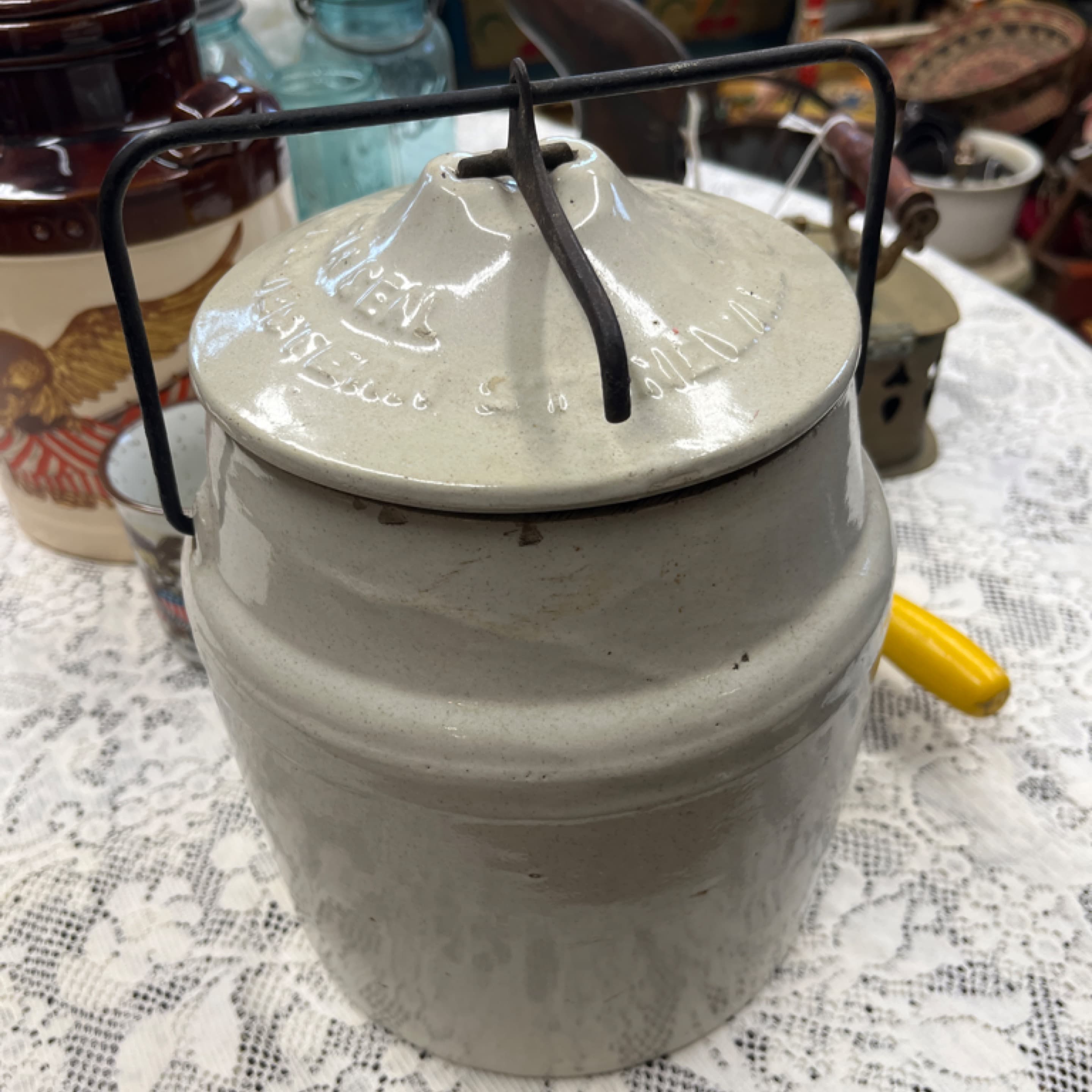 stoneware batter jug (1270) - Regular - Image 1