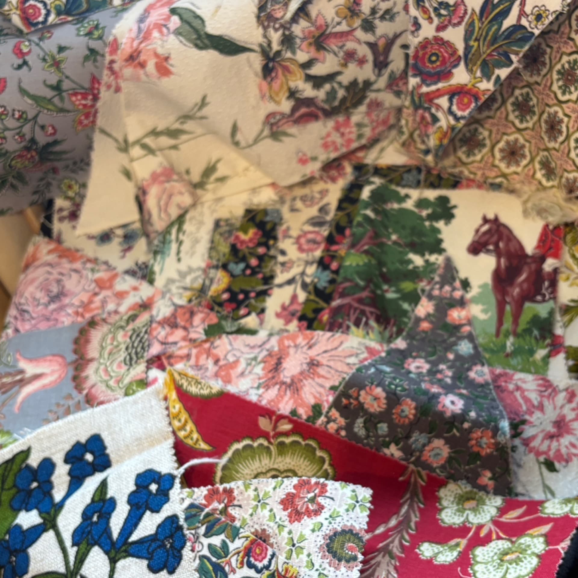Lot 30+ mid-century decorator fabric swatches, ~4x6” and larger - Regular - Image 1