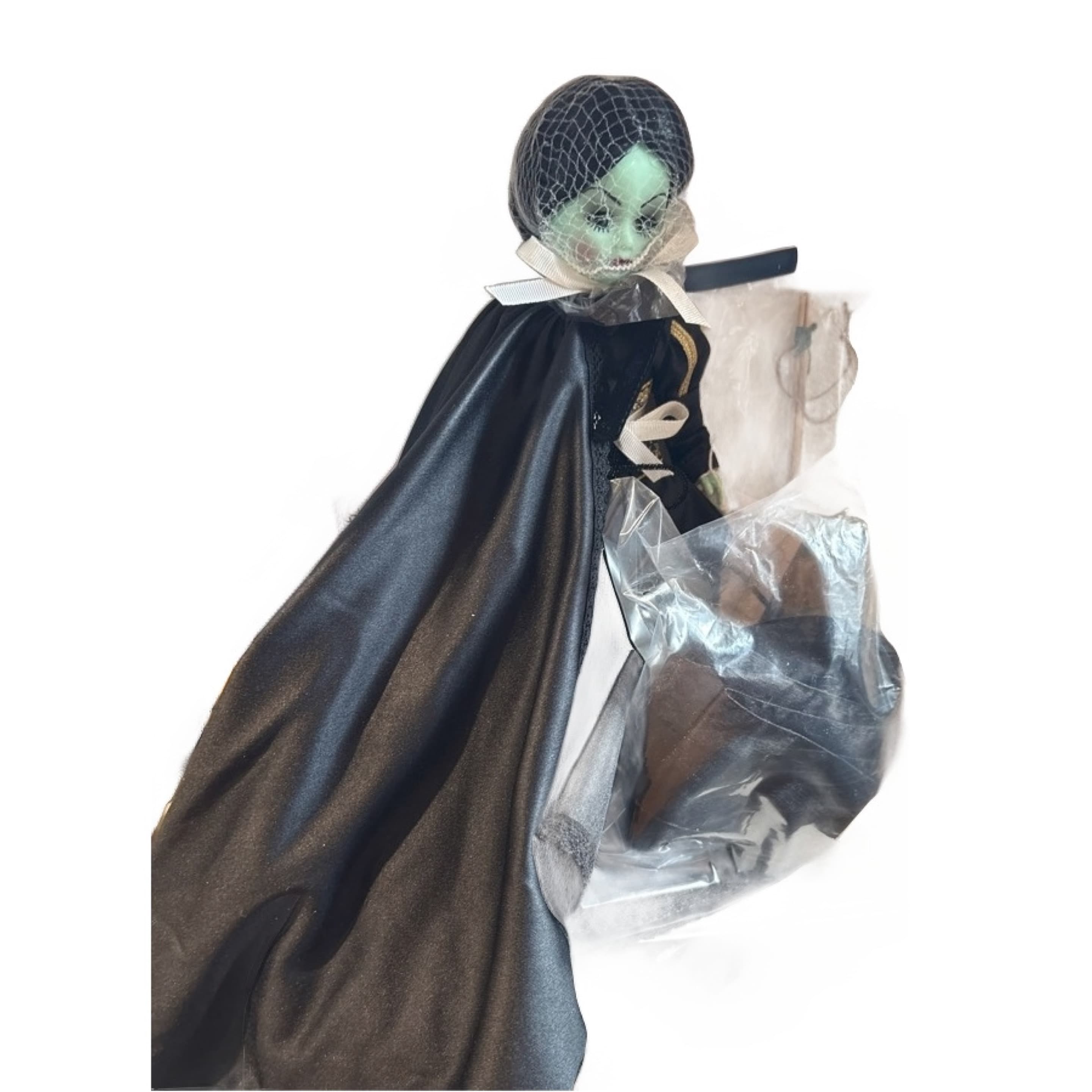 Madame Alexander 13270 Wicked Witch West 10" Cissette Doll (941) - Regular - Image 1