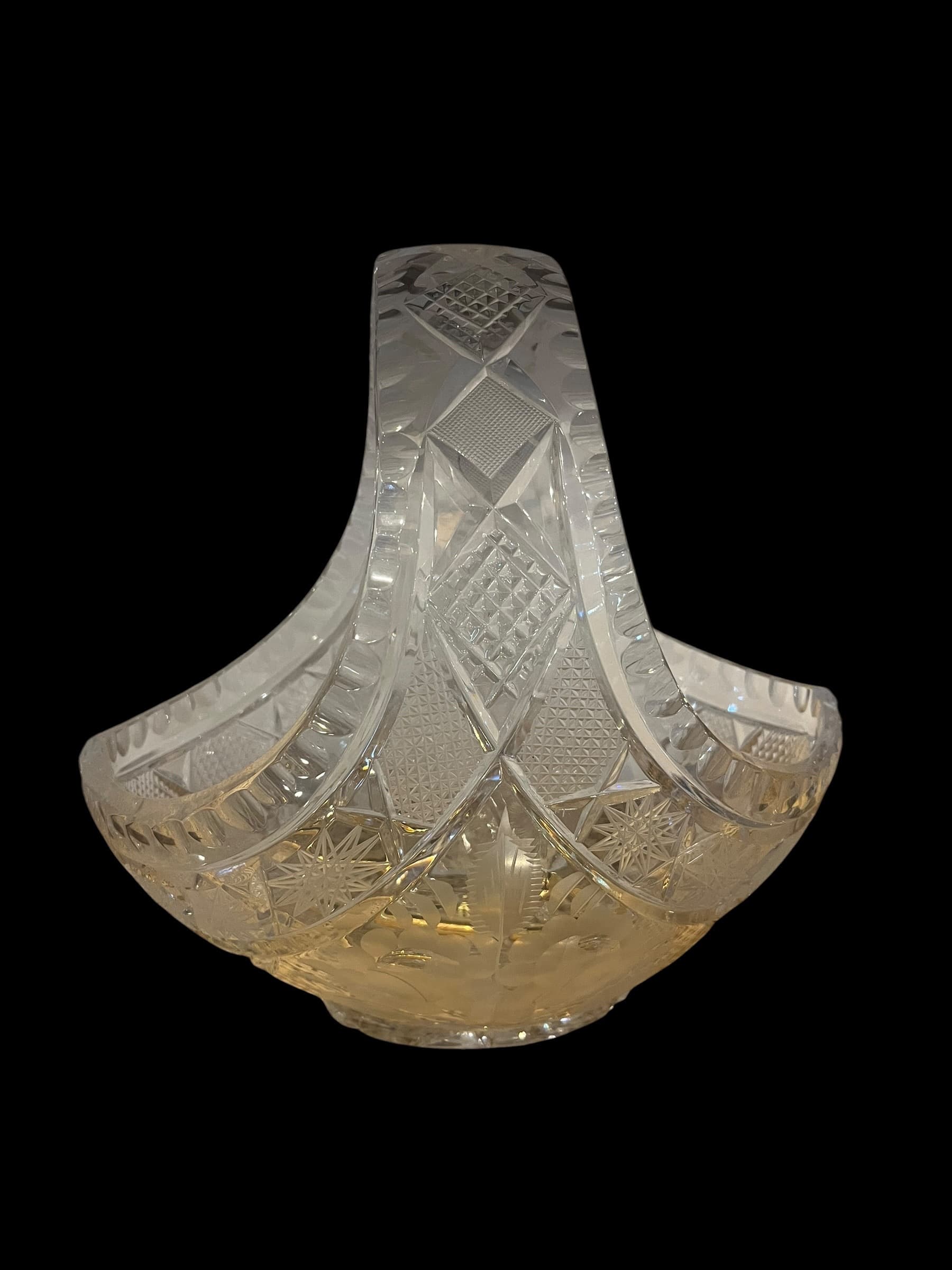 Bohemian Cut Crystal Basket – Brilliant Cut (941) - Regular - Image 1