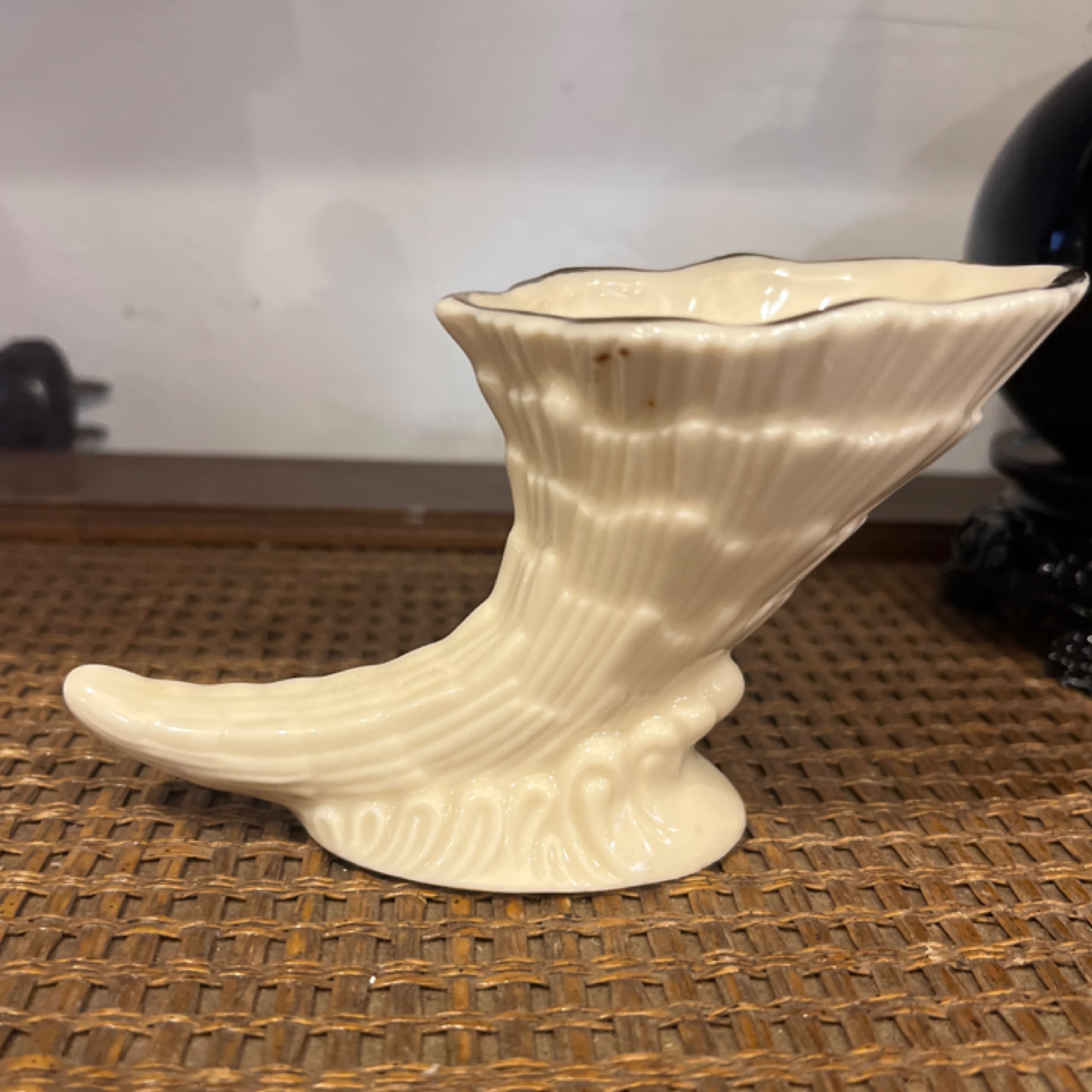 Vintage Cornucopia Vase – Cream Ceramic Horn of Plenty Bud Vase - Regular