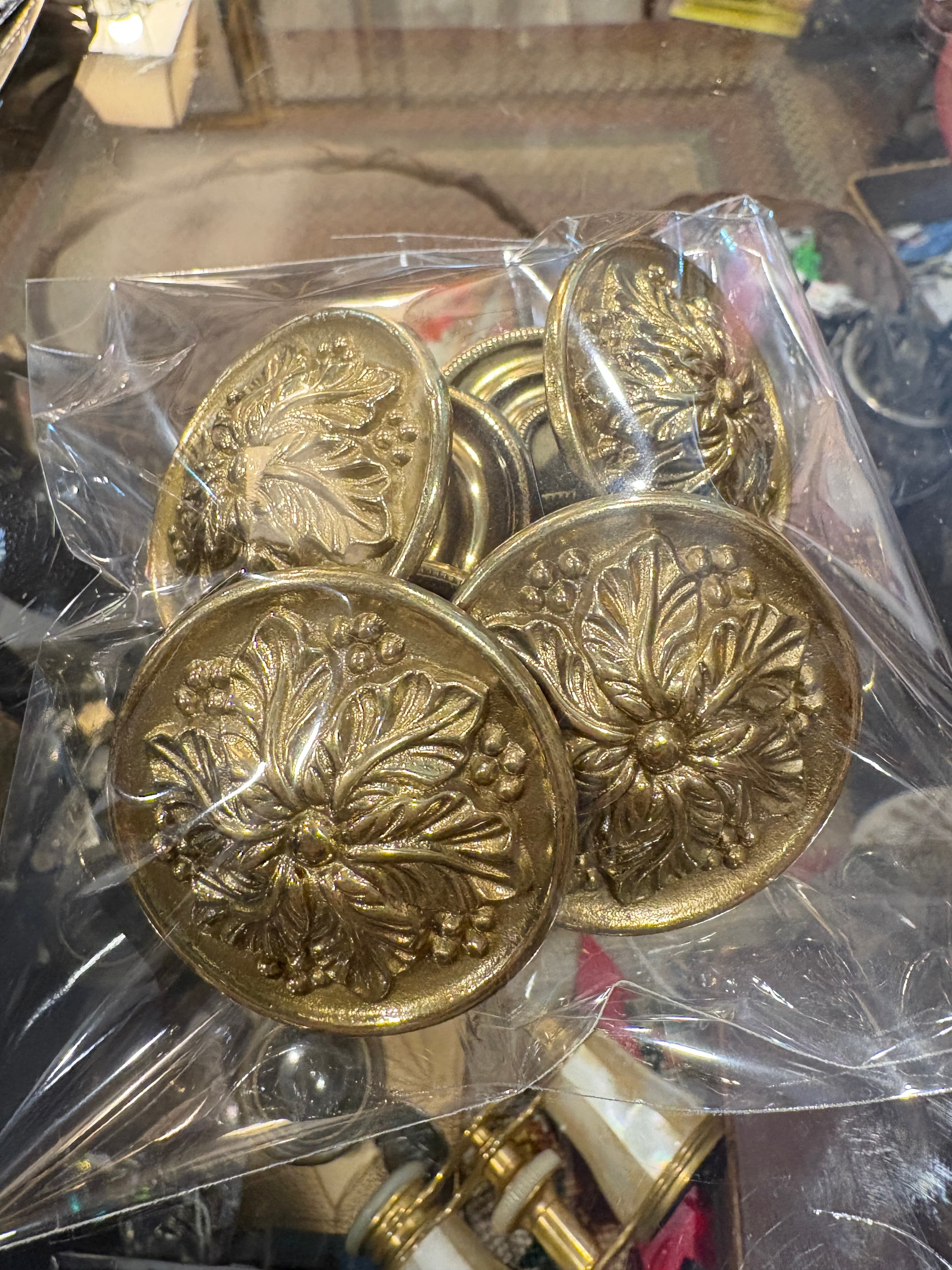 4 Ornate Brass Knobs - Regular