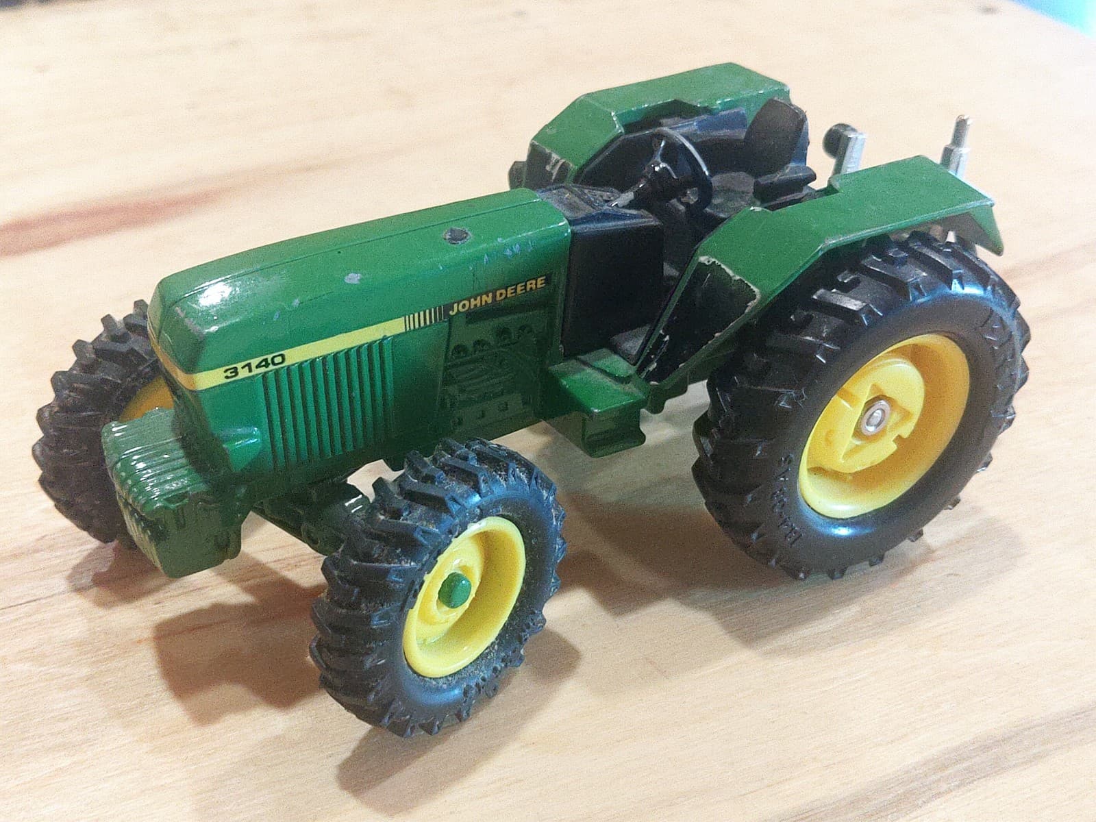 Vintage John Deere 3140 Die Cast Toy Tractor 1:32 Scale