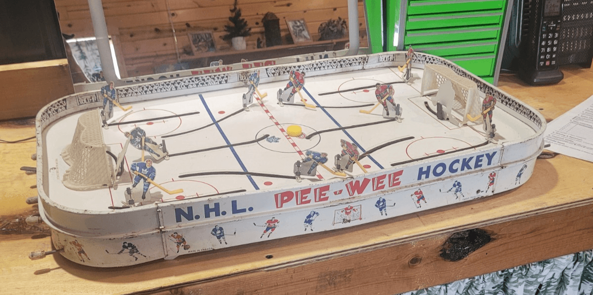 Vintage NHL Pee-Wee Table Hockey Game – Metal Board Game – Made in Canada