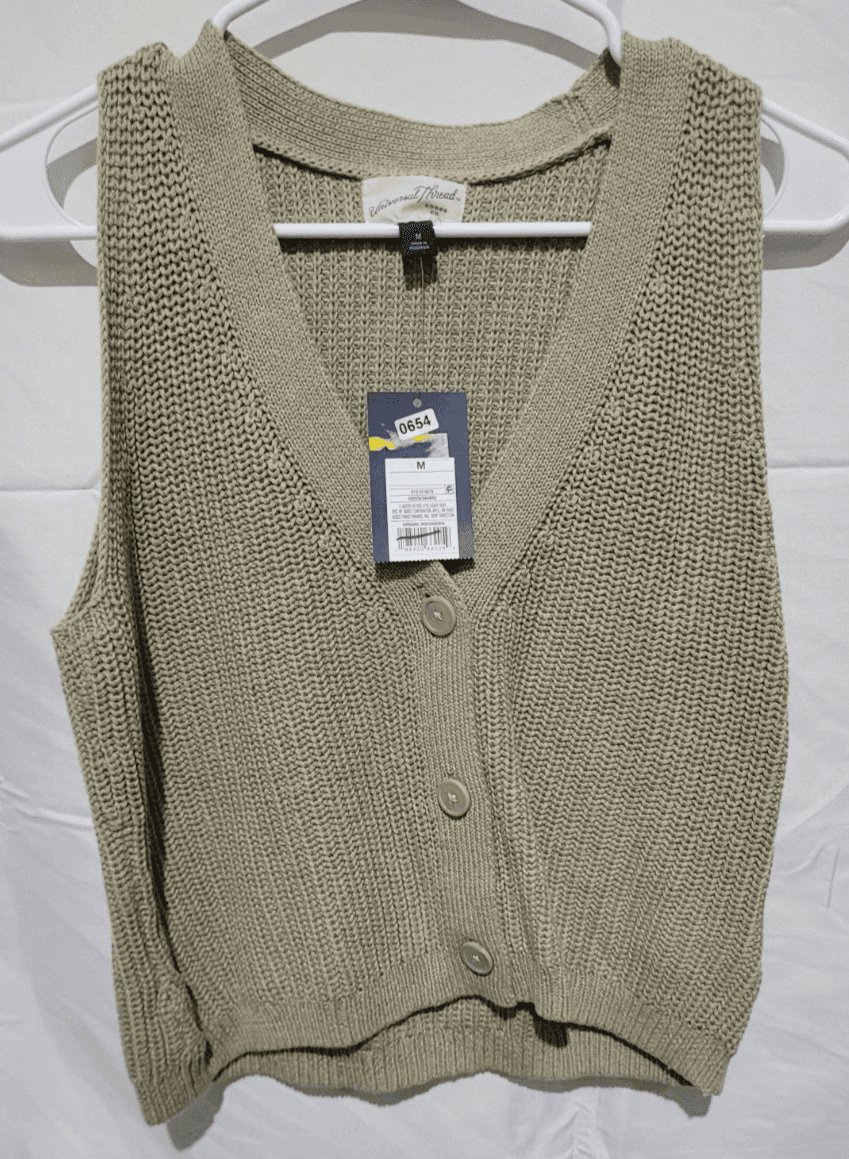 SIZE MEDIUM Cream Vest