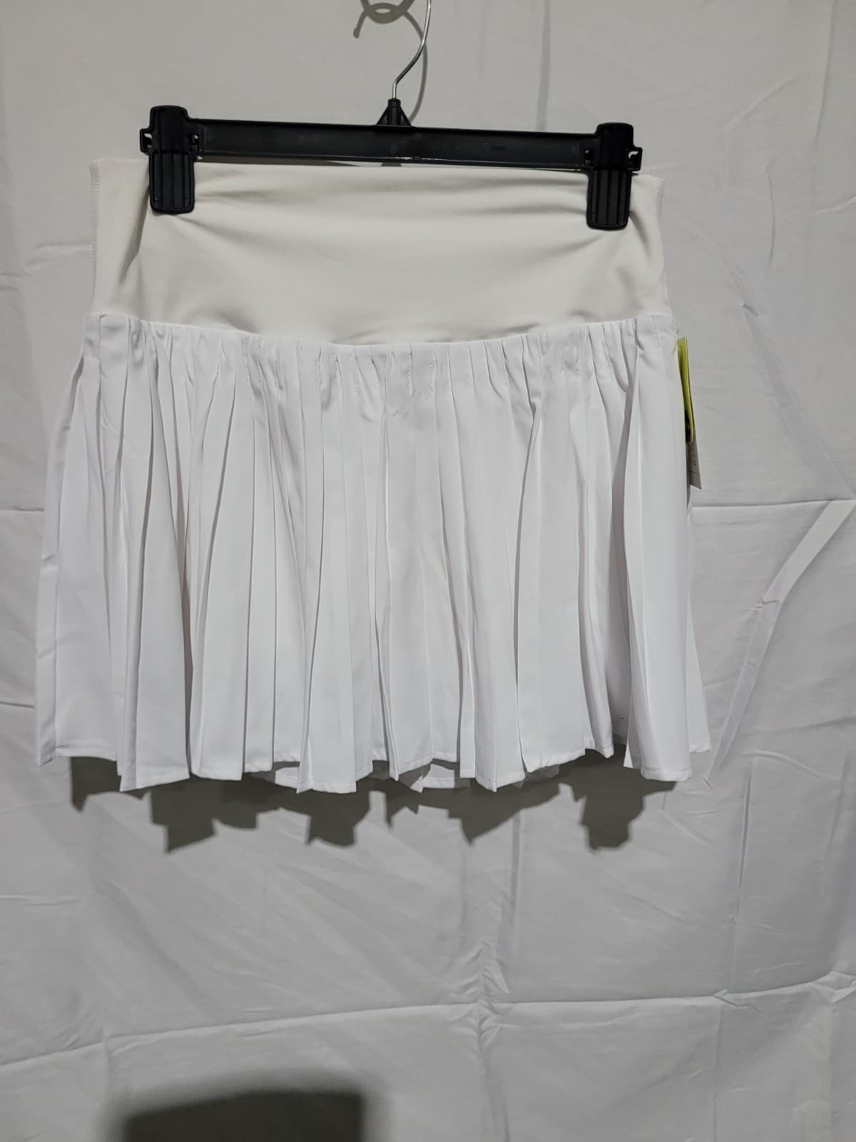 SIZE XS White Skort
