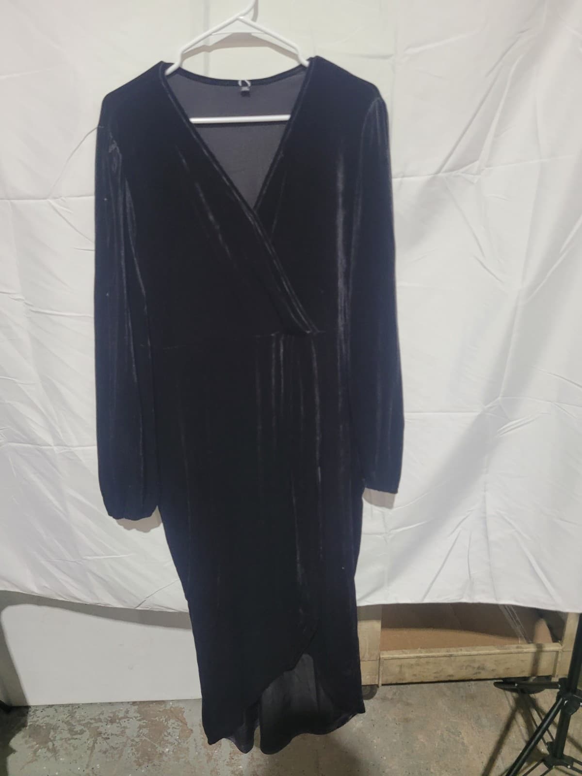 SIZE 2XL Black Velvet Dress