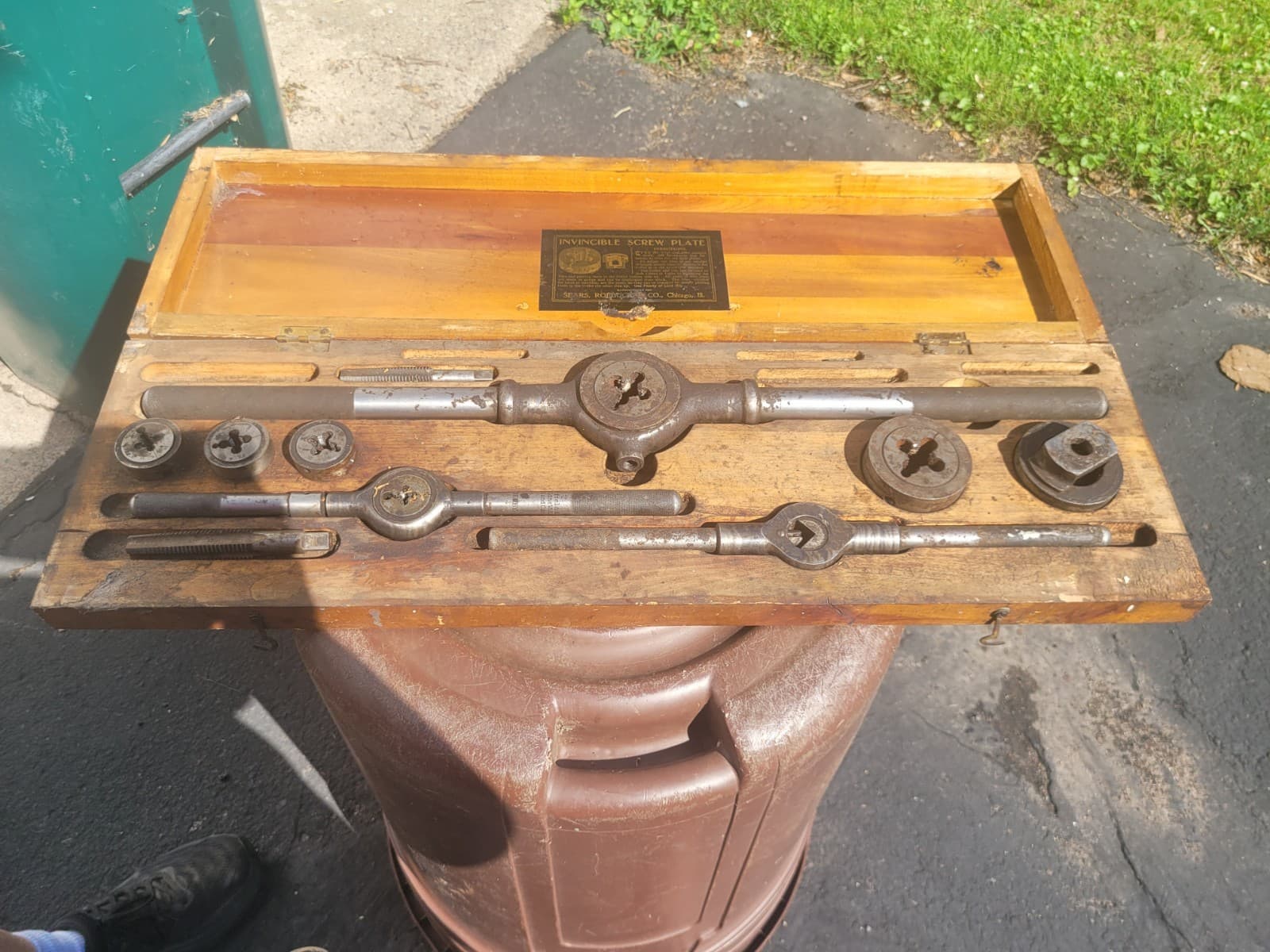 Vintage Sears Craftsman Invincible Screw Plate Tap & Die Set in Wooden Case