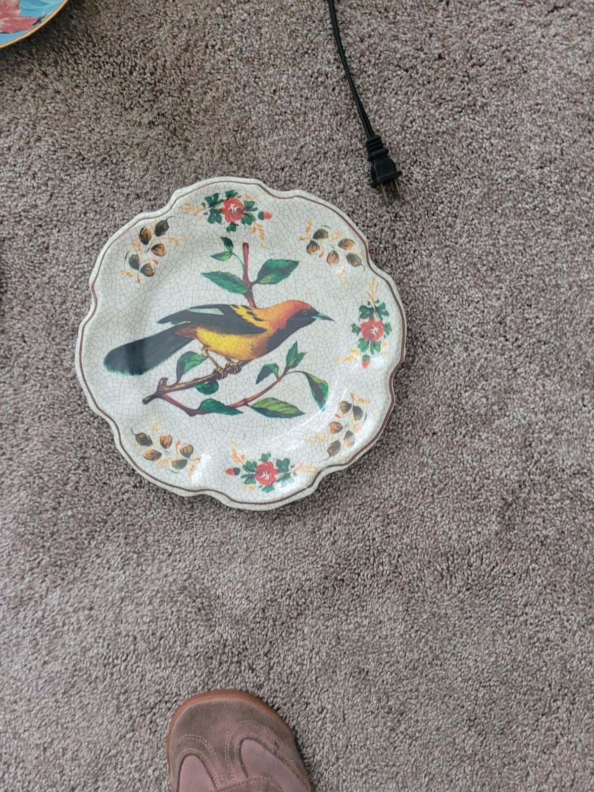 Decorative Bird Floral Accent Plate – Vintage Style Wall Decor