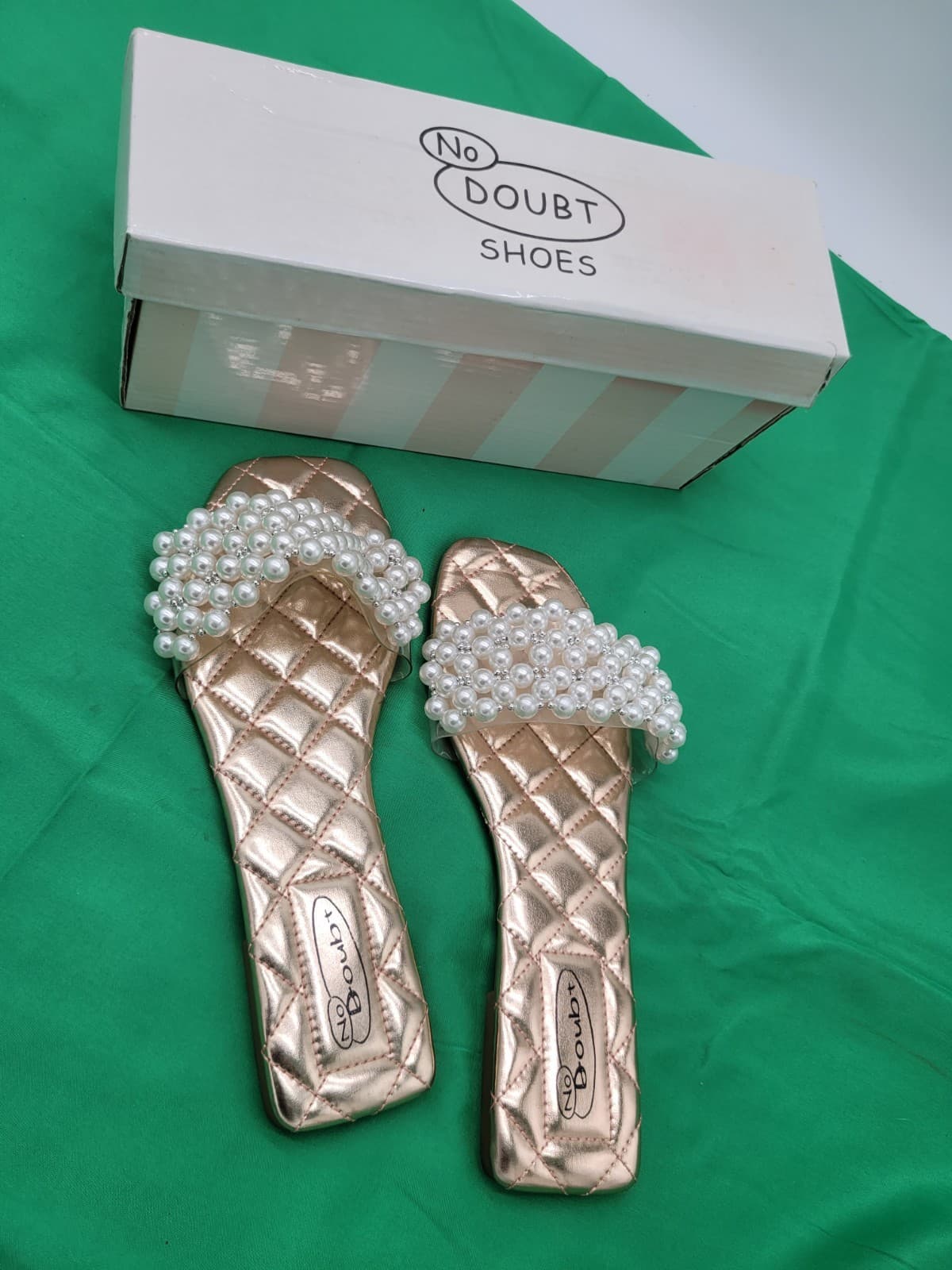 No Doubt Pearl Beaded Slide Sandals Women’s Size 6 / EU 39 Rose Gold Quilted Sli