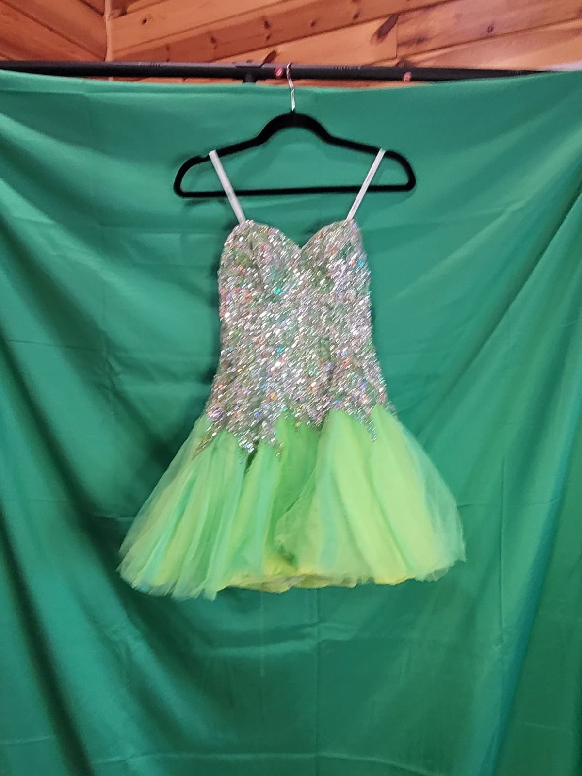 Party Time Lime Green Beaded & Sequin Homecoming Dress – Size 2