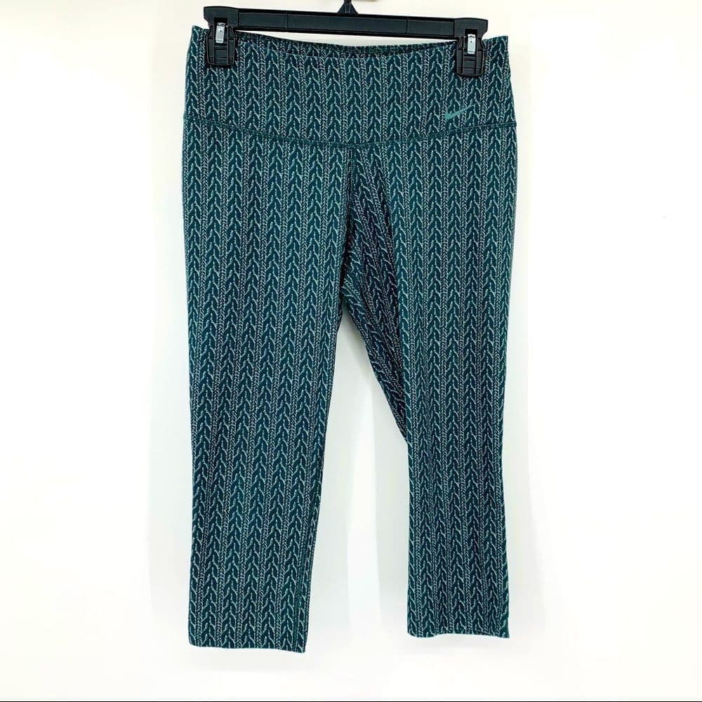 Nike Capri Length Leggings Size Small