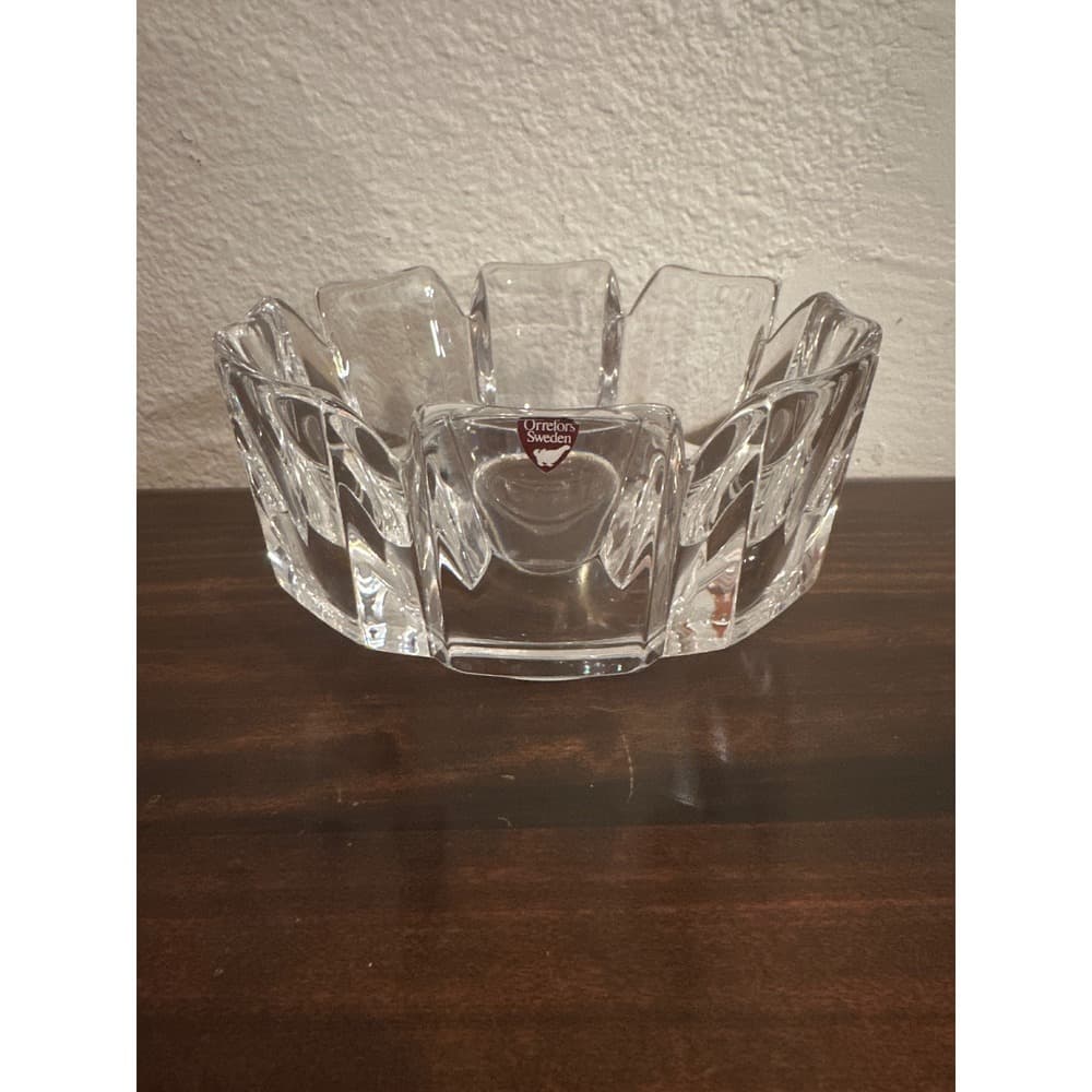 Orrefors Sweden Corona Crystal Bowl Lars Hellsten Scalloped Glass Centerpiece