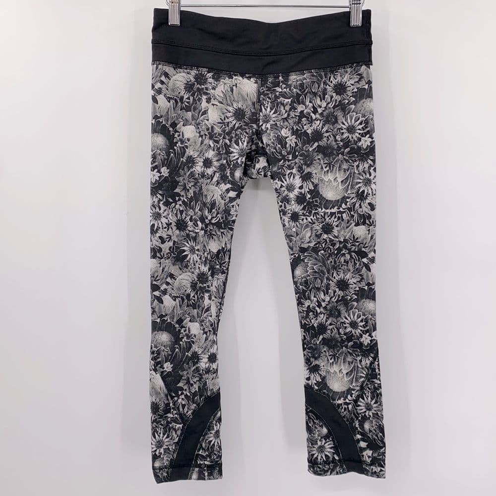 Lululemon Run Inspire II Flowabunga Luxtreme Crops Black & White Floral Sz 4