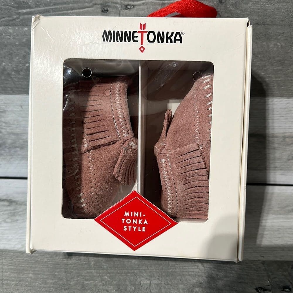 Minnetonka Mini-Tonka Style Pink Suede Moccasins Size 1 (3-6m)