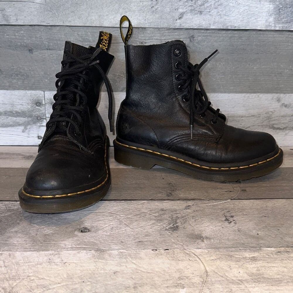 Dr. Martens Black Boots Sz US L 5
