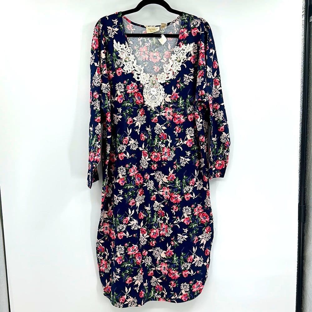 Victoria’s Secret Vintage Long Sleeve Floral Night Gown Sz L NWT