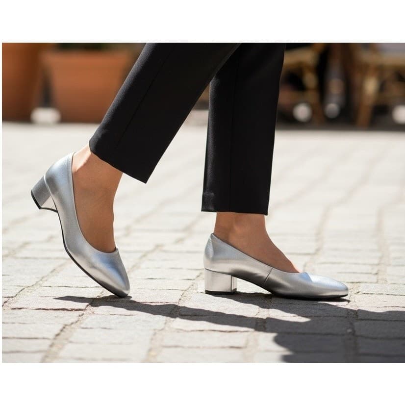 Women’s Silver Leather Pumps Square Toe Chunky Low Heel Comfort Size 9.5