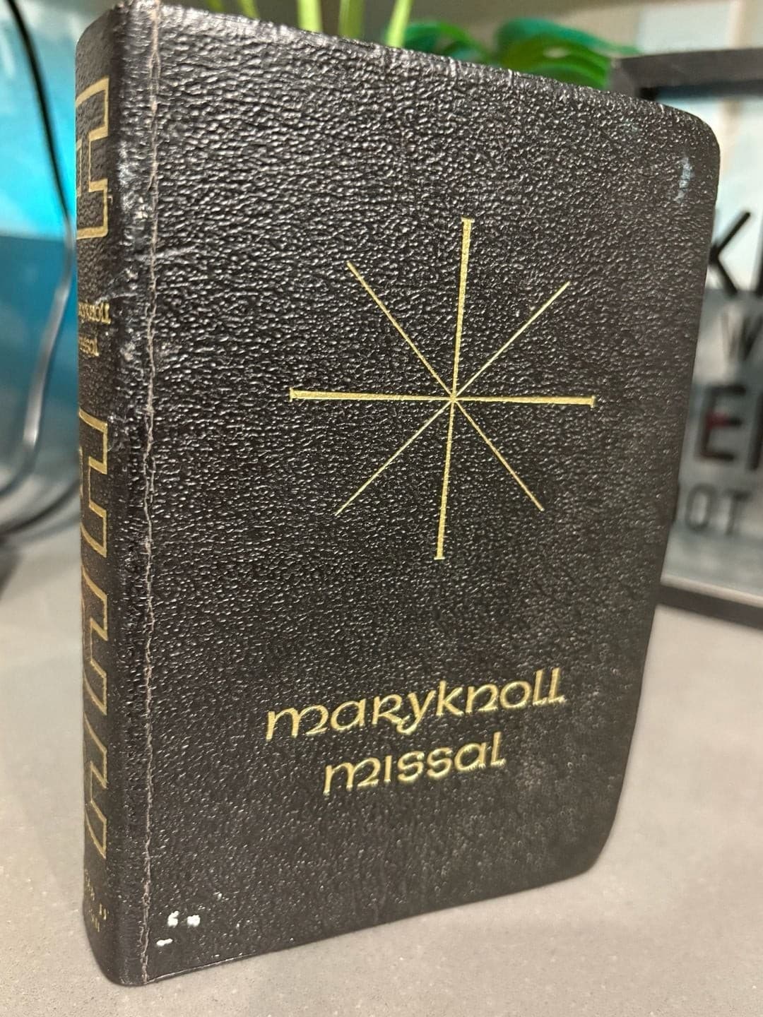 The Maryknoll Missal Vatican II Edition P.J. Kenedy & Sons