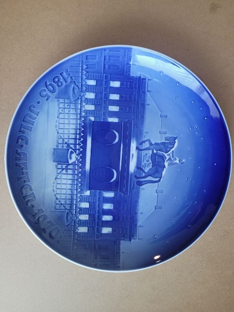 Bing & Grondahl B&G 1970 Christmas Plate Amalienborg The Royal Palace