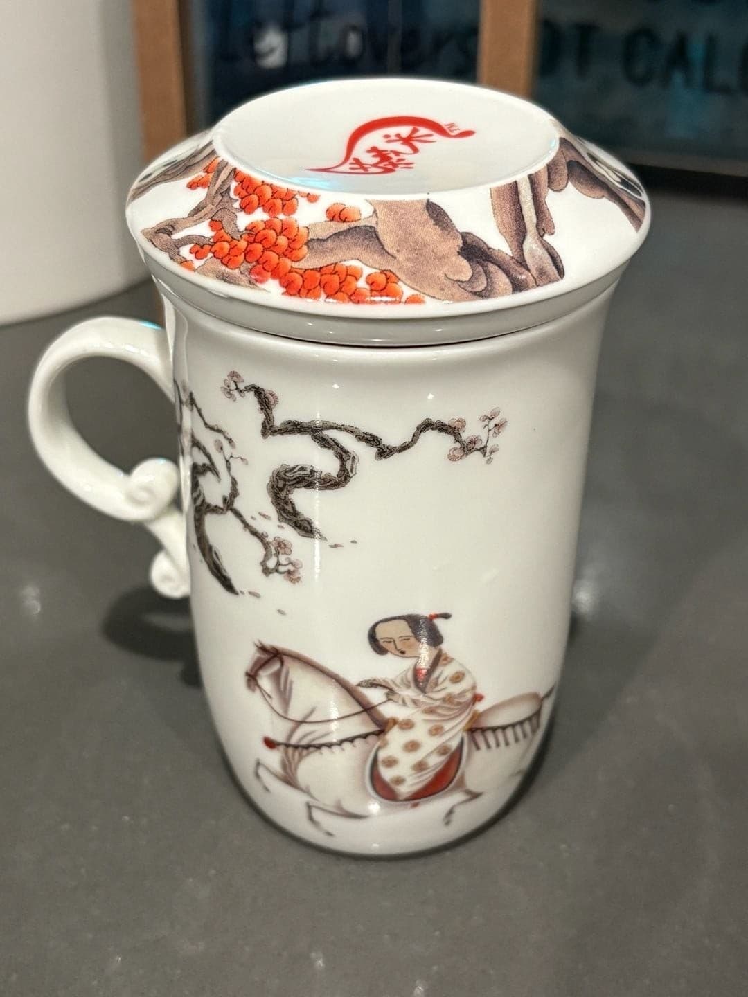 Chinese Porcelain Tea Infuser Mug with Lid and Horse Rider Design