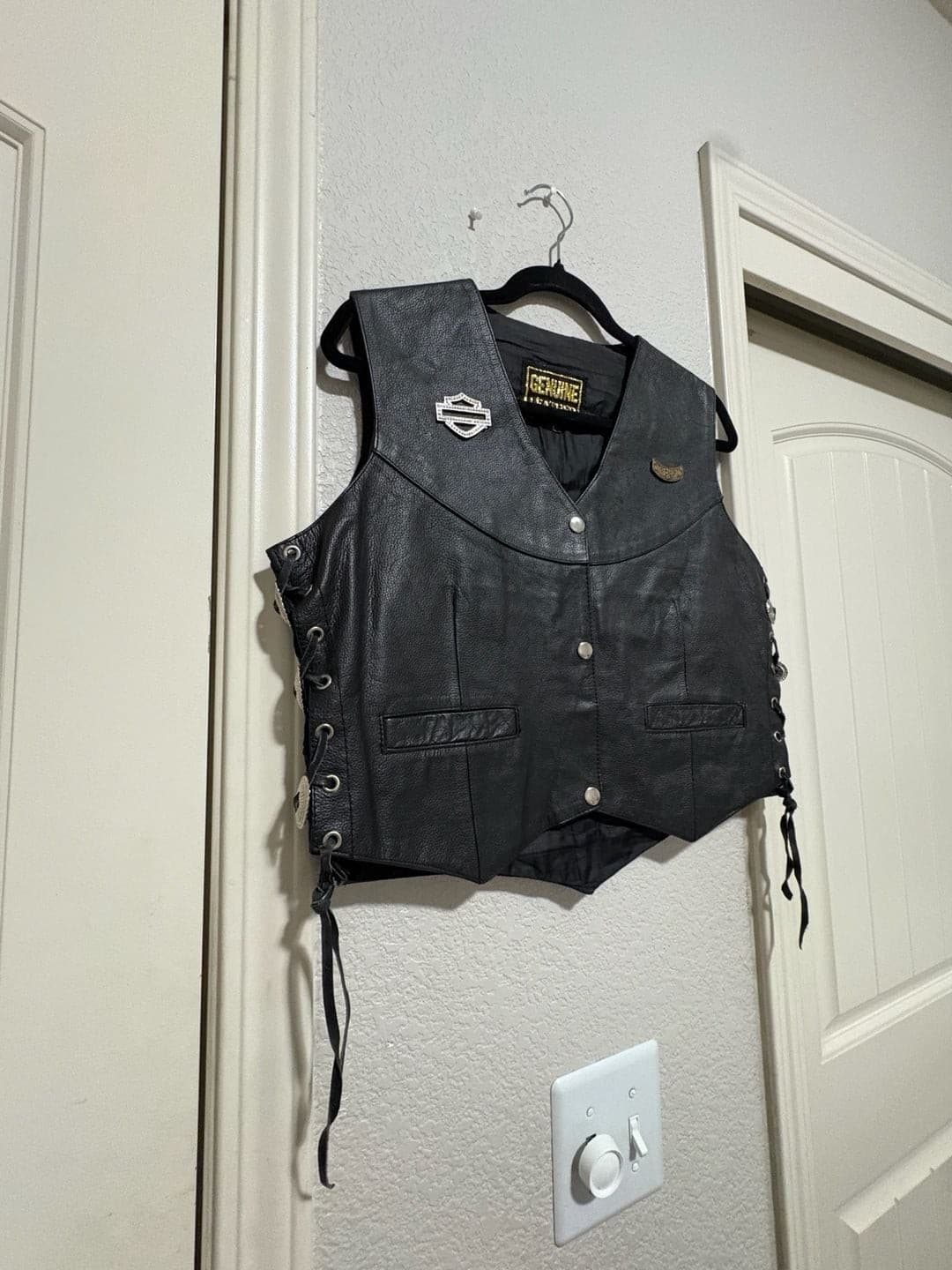 Genuine Leather Harley Owners Group Ladies of Harley Vest Size L