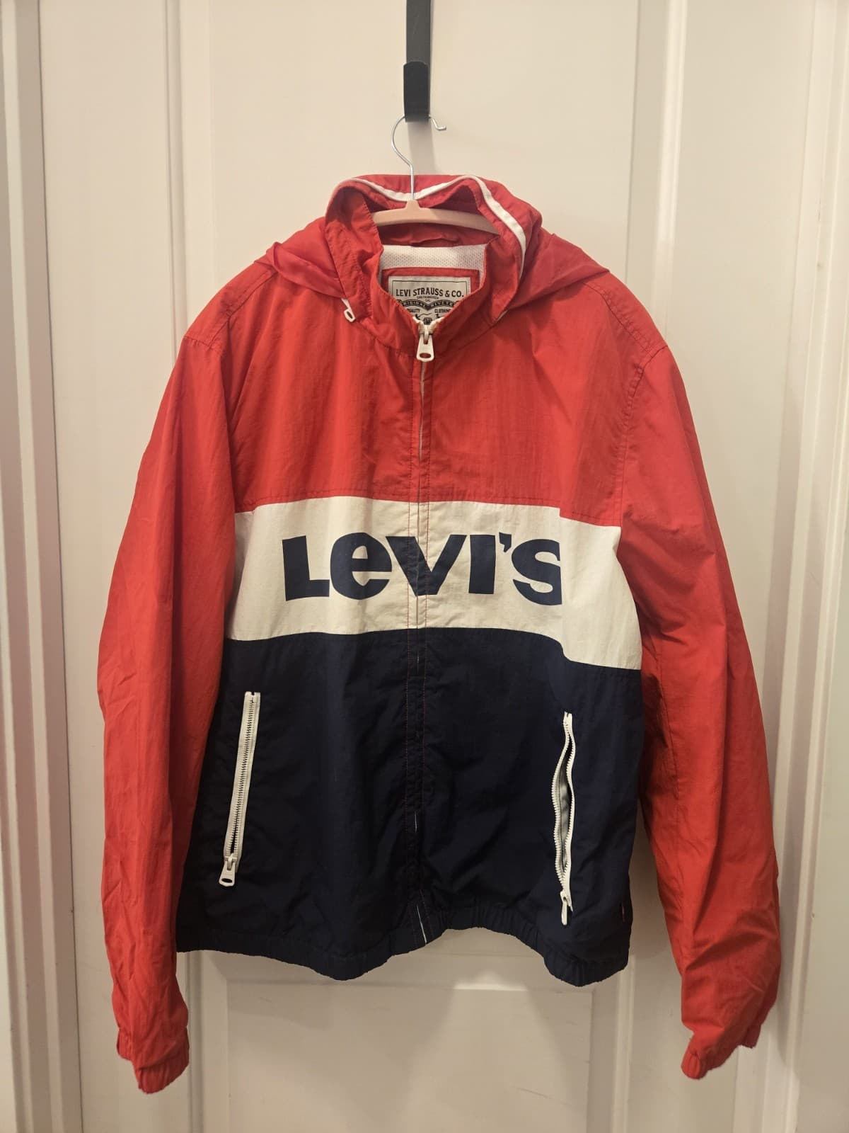 Levi's Red/White/Blue Windbreaker Jacket w/Zip out Hood Mens Size XL