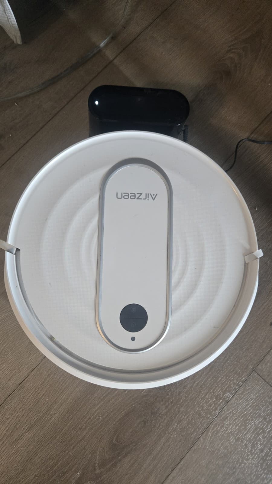 Airzeen Robot Vacuum and Mop New Open Box Remote Dock Brushes Mop Pads