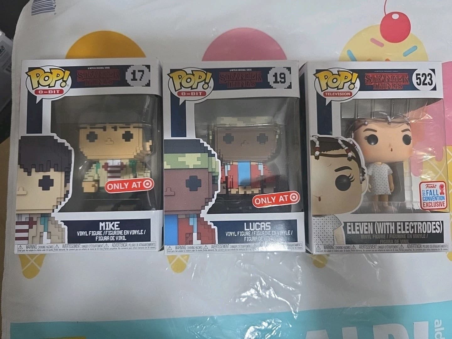 Stranger Things Bundle, Mike #17, lucas #19, Eleven #523 2017 F.C.E.