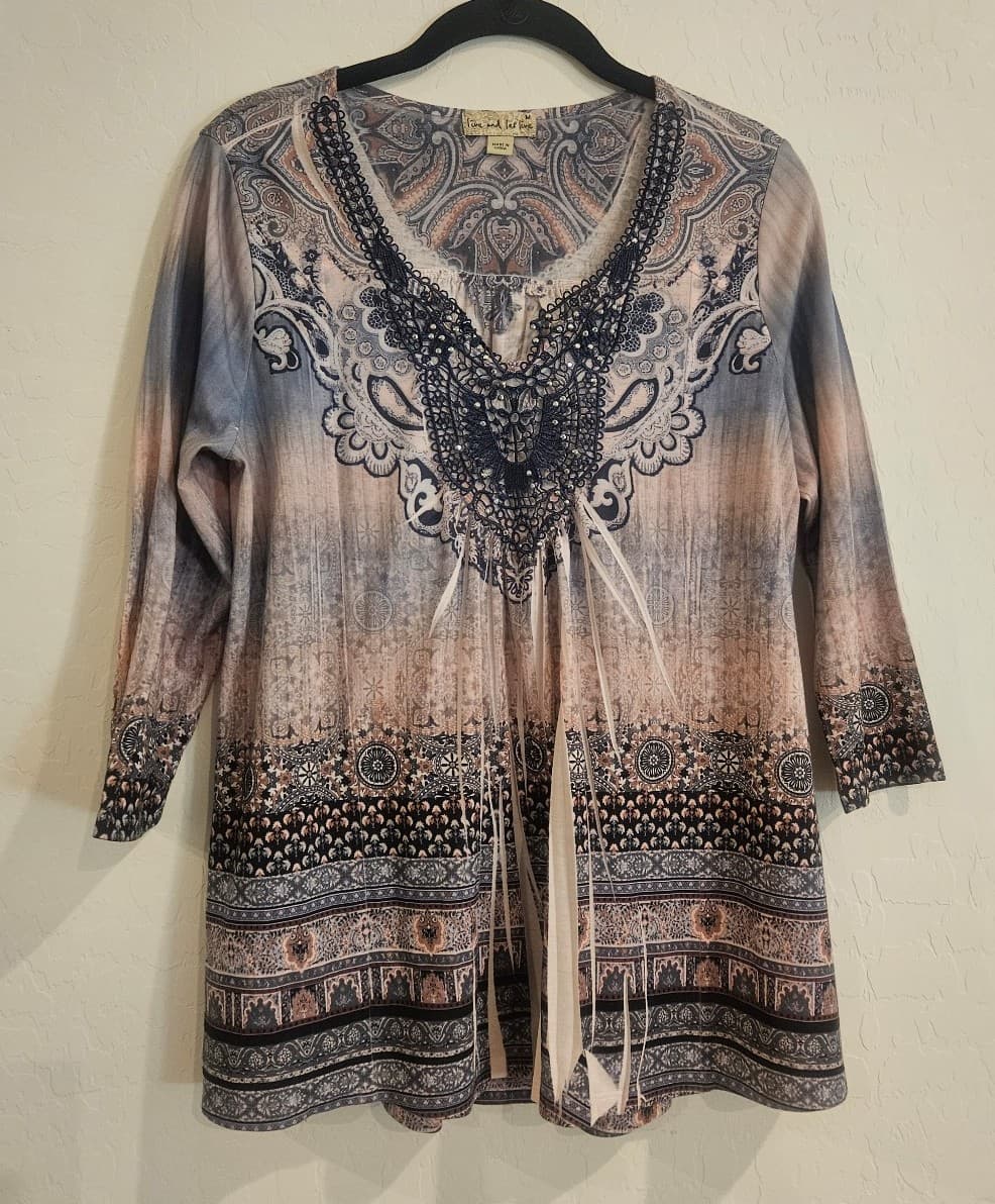 Size Medium Women's Top