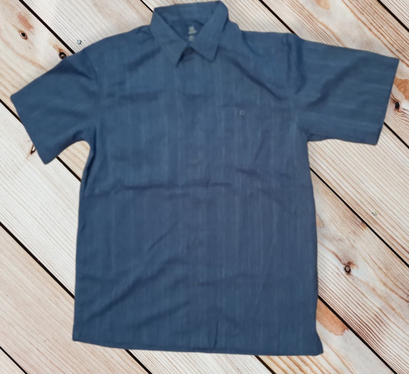 Size Medium Mens Shirt
