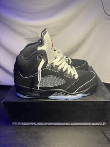 Jordan 5 black metallic great condition