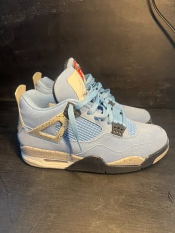 Jordan 4 unc blue size 9