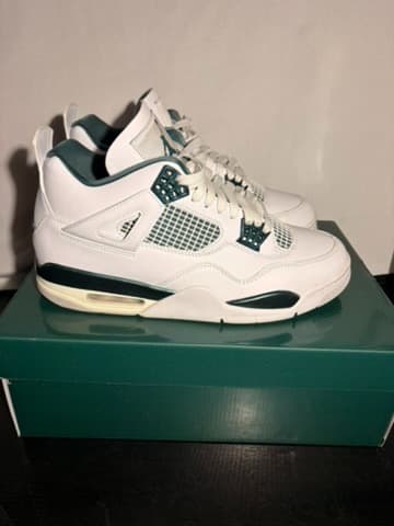 Jordan 4 green with box