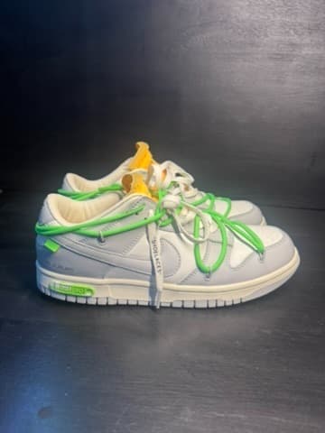 Nike dunk low size 10