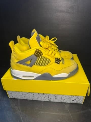 Air Jordan 4 size 8.5 used with box
