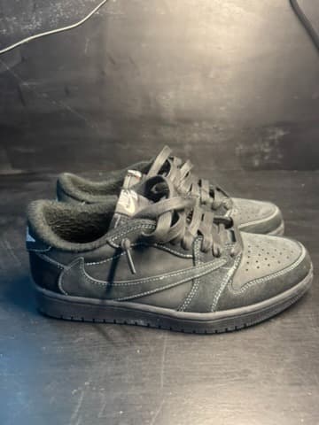 Air Jordan Travis scott size 9.5