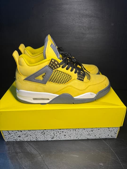 Jordan 3 size 10 with box