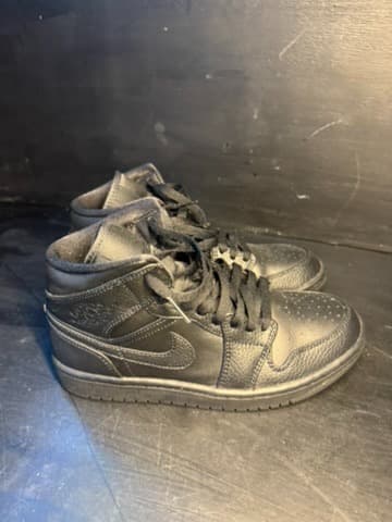 Jordan 1 mid size 7