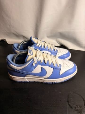Nike dunk low size 8.5