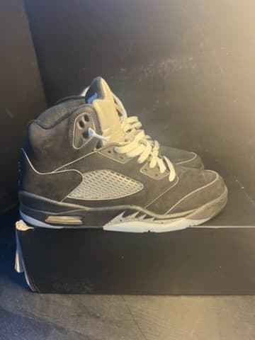 Nike jordan 5 size 10.5 metalic black