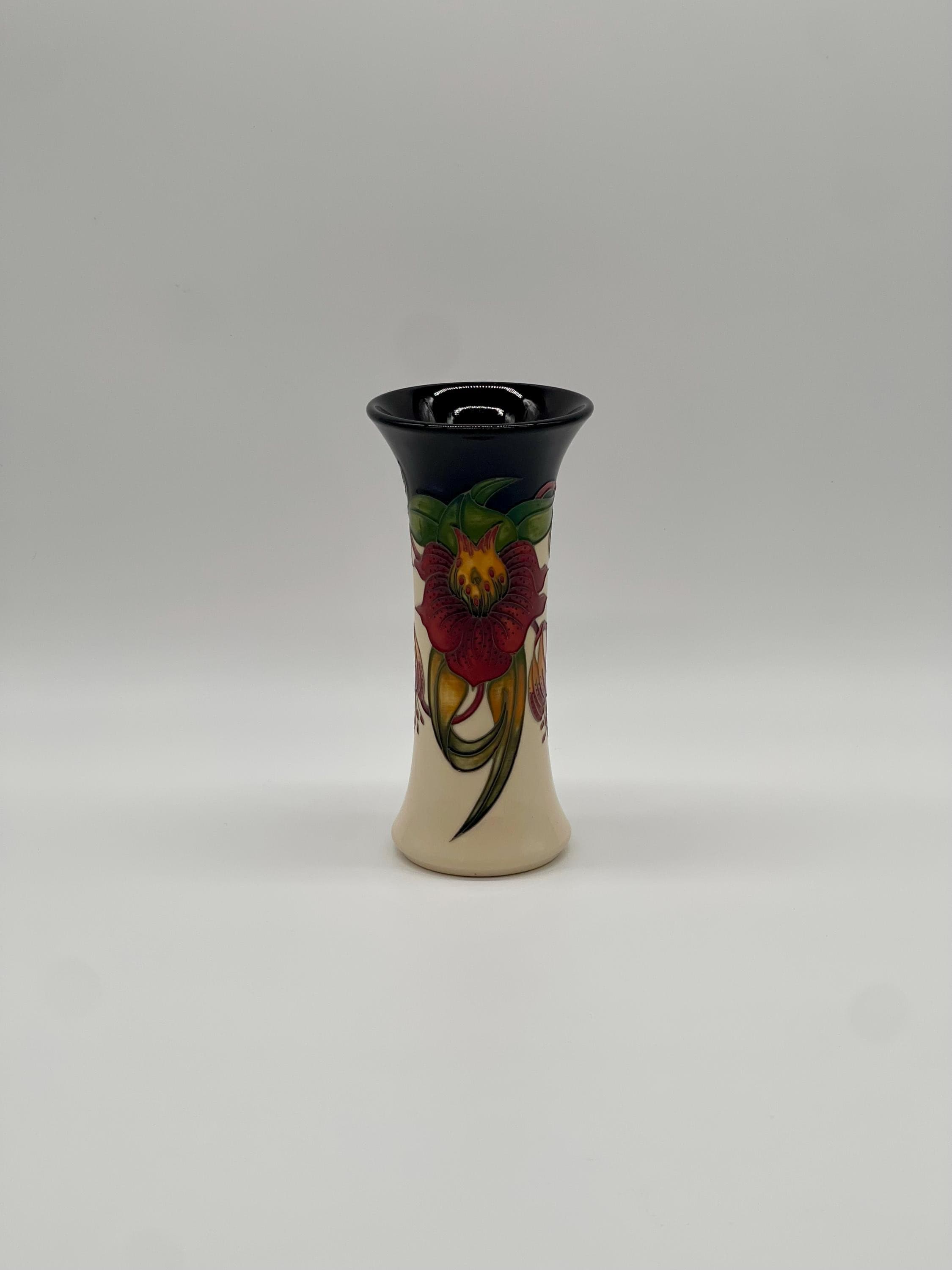 Moorcroft Anna Lily Vase – Nicola Slaney Hand-Painted English Ceramic 8.1”