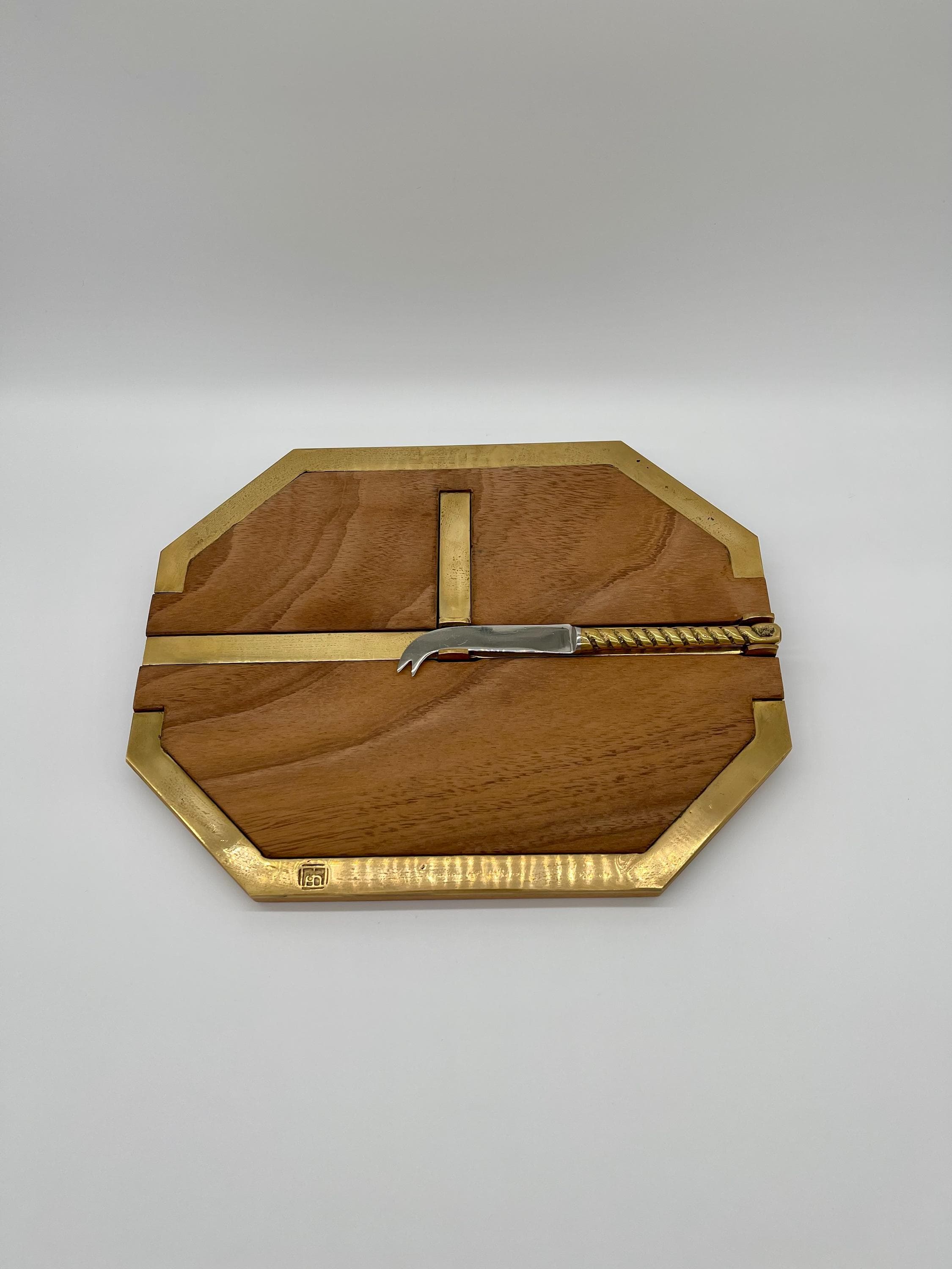 David Marshall Brutalist Cheese Tray with Knife, Beech Wood Brass, 1980s Spain