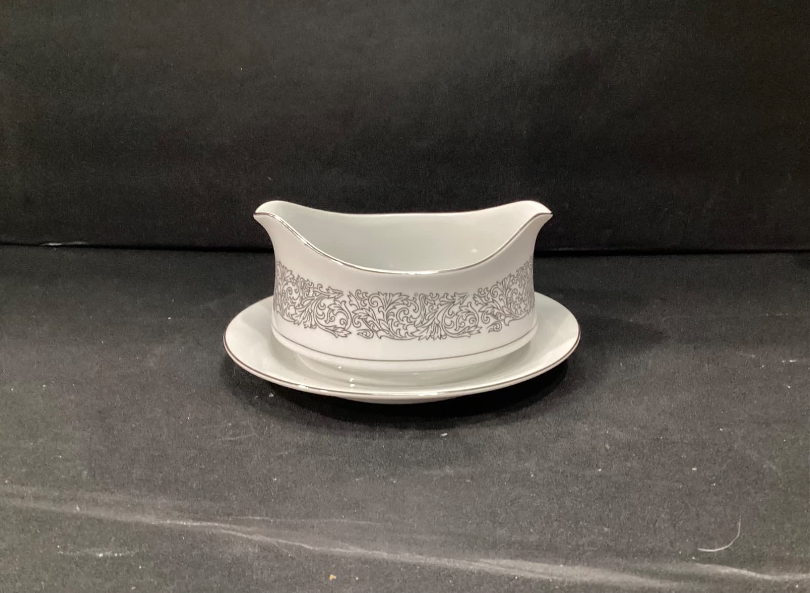 Brookwood Porcelain by Interpace Corporation M2001 Santiago Gravy Boat