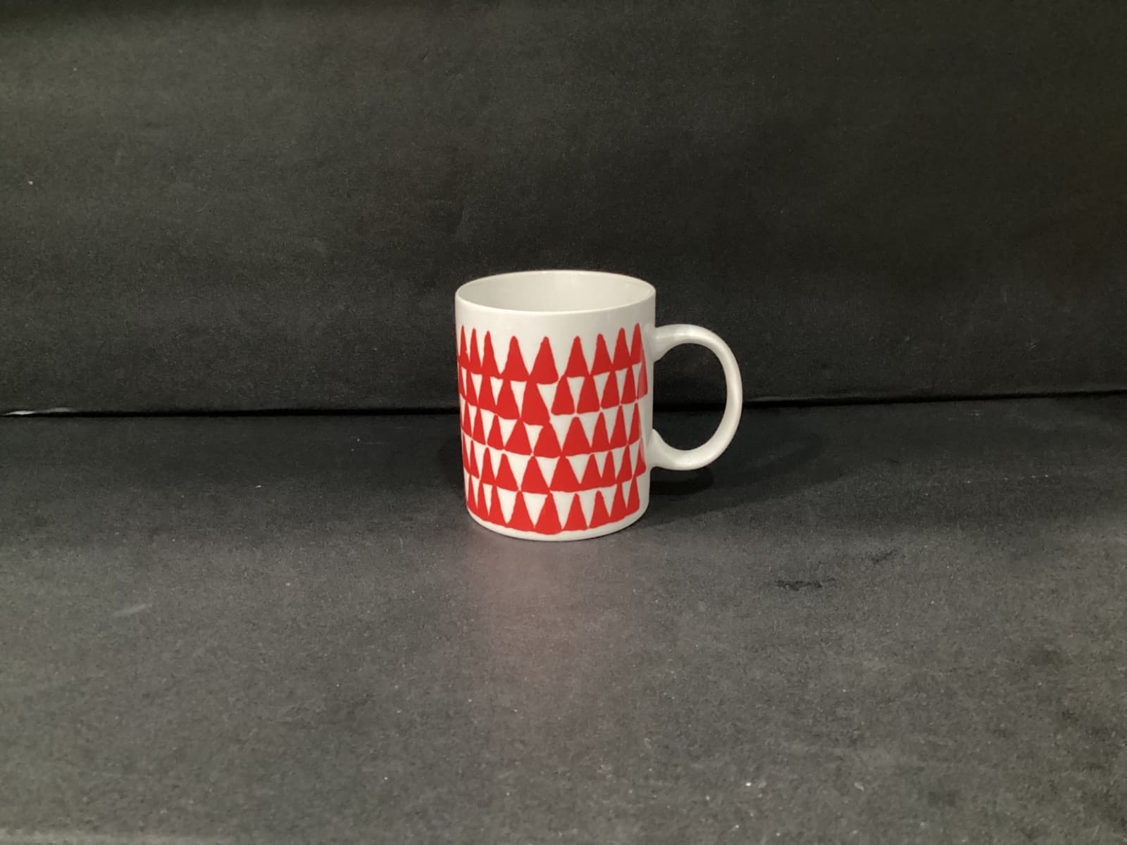 Starbucks 2016 Holiday MugChristmas Red and White Triangle Trees Christmas 12 oz