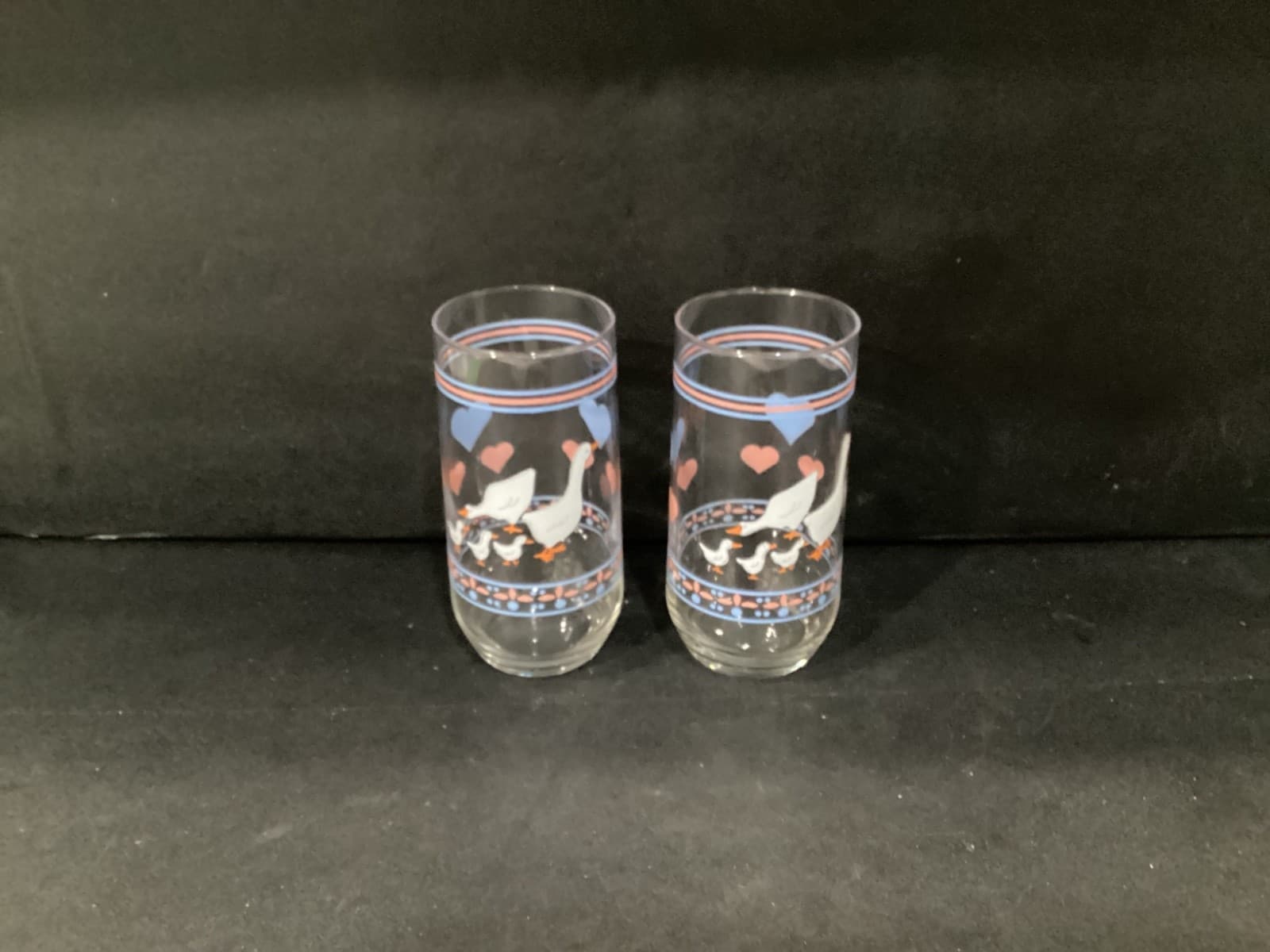 VTG Set of 2 Geese & Hearts Drinking Glasses Tumblers Blue Pink Country Luminarc