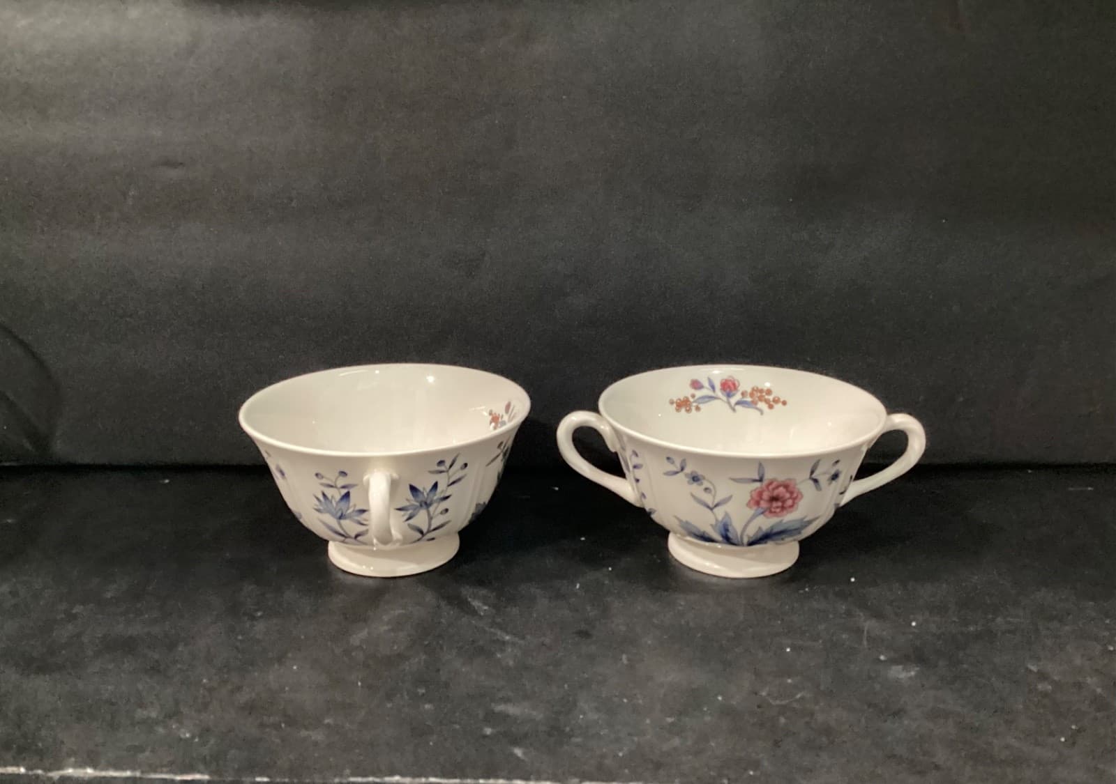 Two Wedgwood Williamsburg Potpourri Footed Cream Soup Bowls Nk510 England